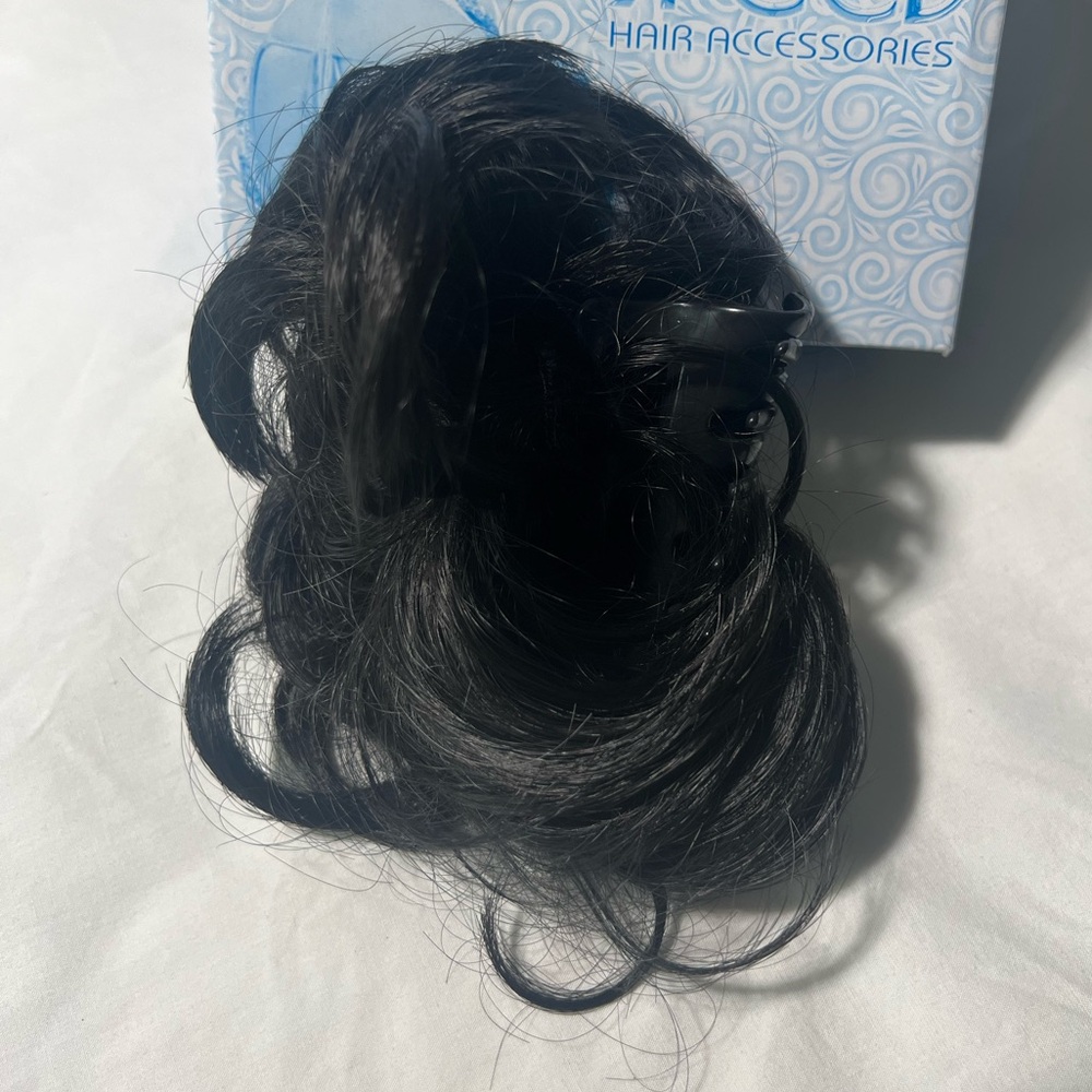Hair accessories - Picture 2 of 3